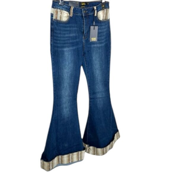 Dark Wash Flare Jeans | Aztec Print Cuffed Hem | High Rise Stretch | L&B | NWT - Picture 6 of 12